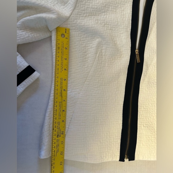 Donna Karan Black and Ivory Blazer with Textured Design NWT Sz-10. C11 - Picture 8 of 10